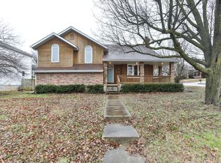 1562 W Pheasant Run St, Springfield, MO 65810