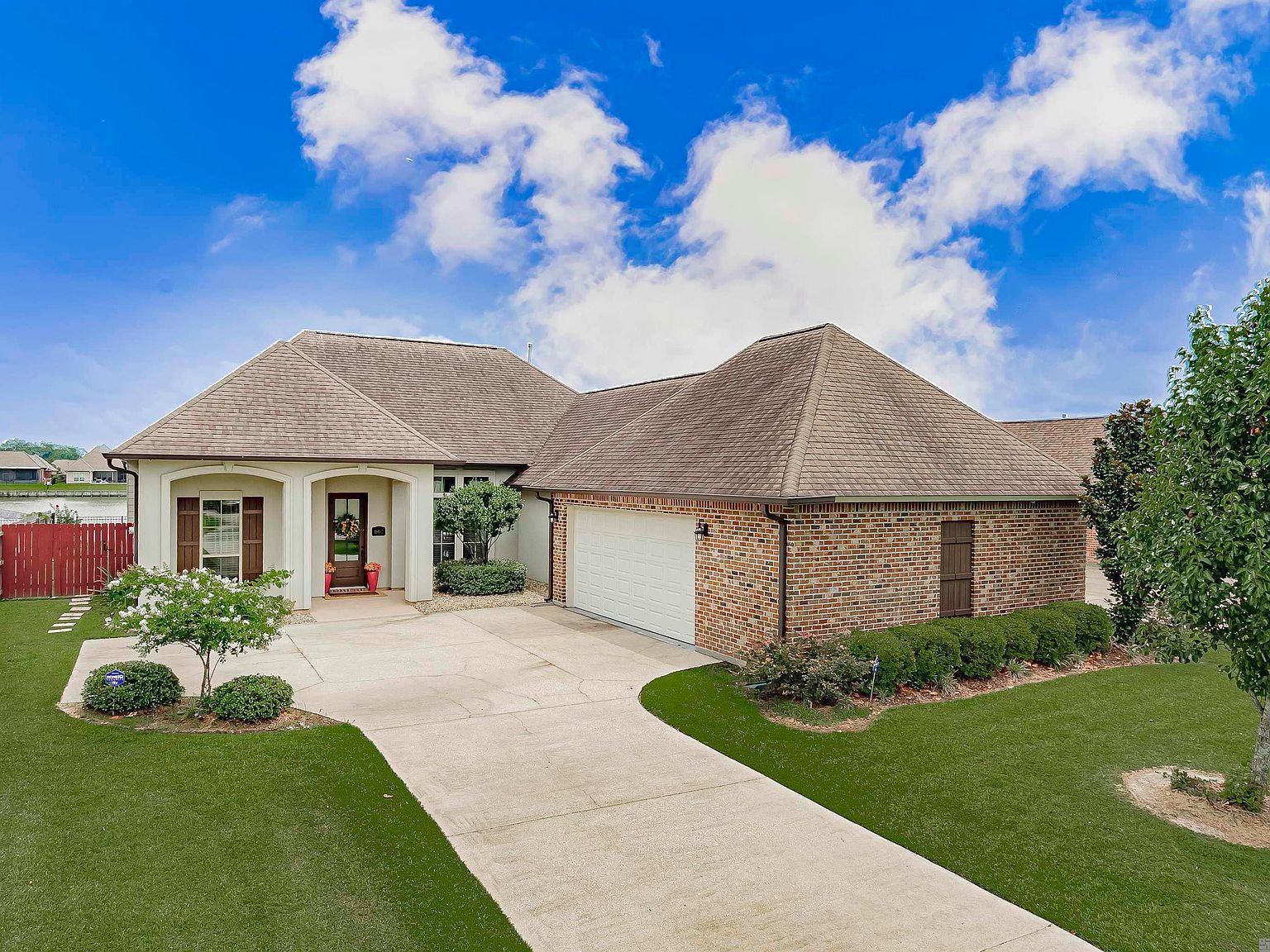 16462 Parker Place Dr, Prairieville, LA 70769 | Zillow