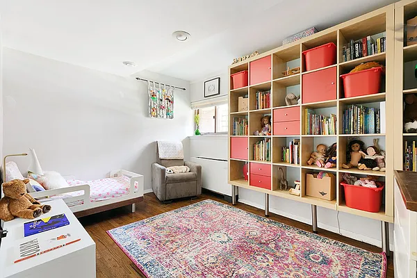 Sold by Compass | media 20