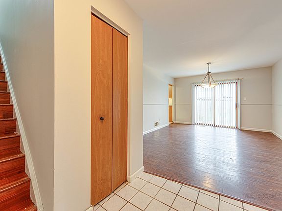2nd image of 4266 Greenbriar Ct