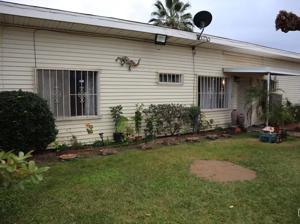 831 Clinton St, Delano, CA 93215