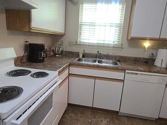 3rd image of 2681 Hornbeam Dr