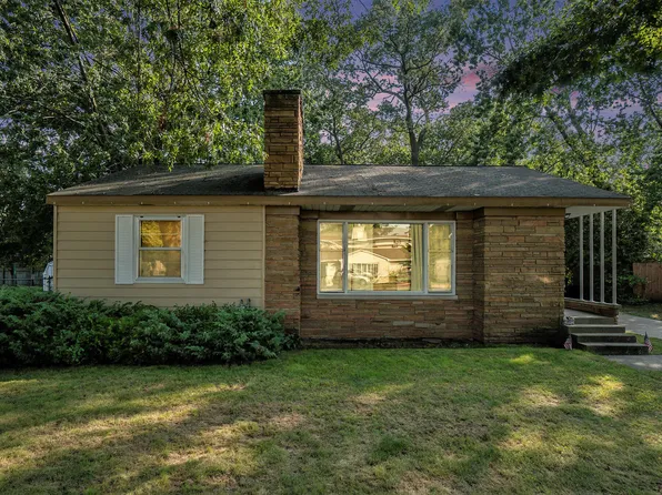 2053 W Norton Ave, Norton Shores, MI 49441