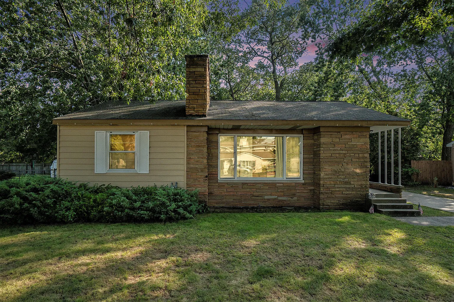 2053 W Norton Ave photo 1