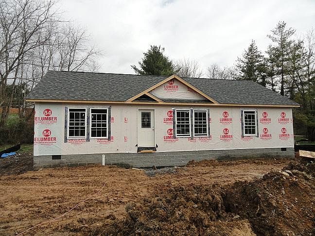 1st image of 420 Church St