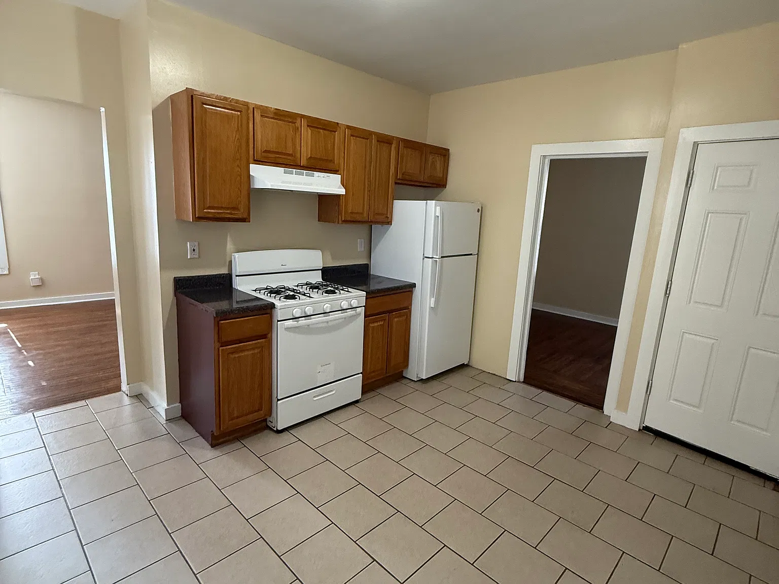 3 bed, $1,700 — Photo 1