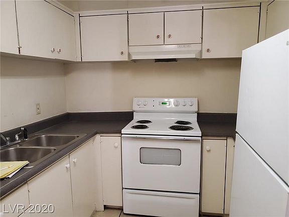 5th image of 3781 Royal Crest St #1
