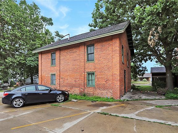 3rd image of 2204 Western Ave