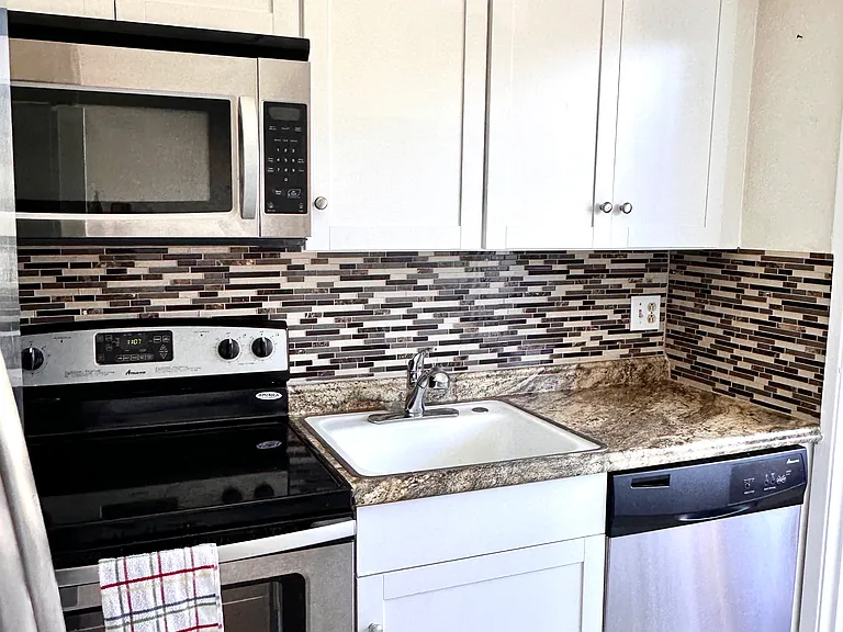 2050 NE 39th St #209N — Photo 14