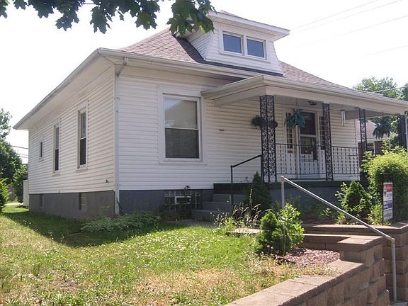 2nd image of 2900 N Main St