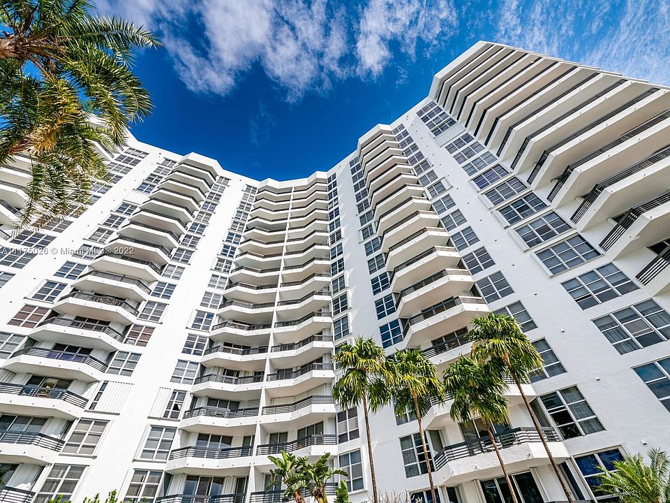 1st image of 3600 Mystic Pointe Dr #Penthouse 05