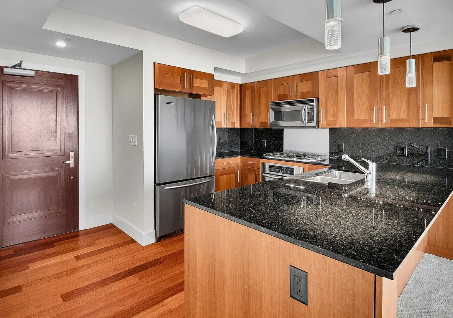 650 Bellevue Way NE — Photo 4