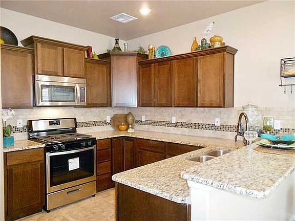 5th image of 310 Silverhill Pl
