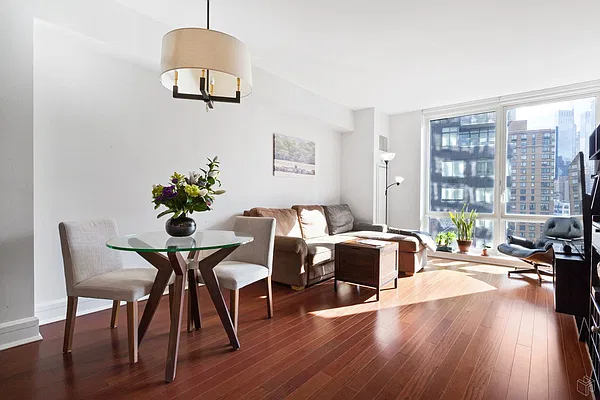 Rented by Halstead Real Estate | media 27