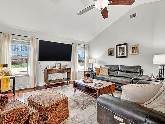 4th image of 110 Sable Ln