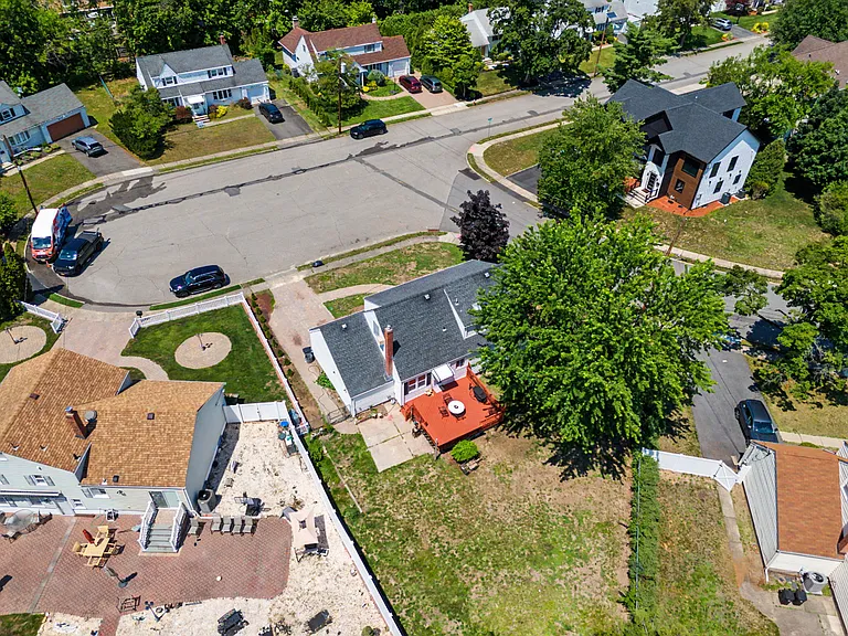 35-10 Lindsay Rd — Photo 46