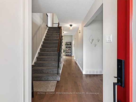 3rd image of 1068 Saint Germain Cres