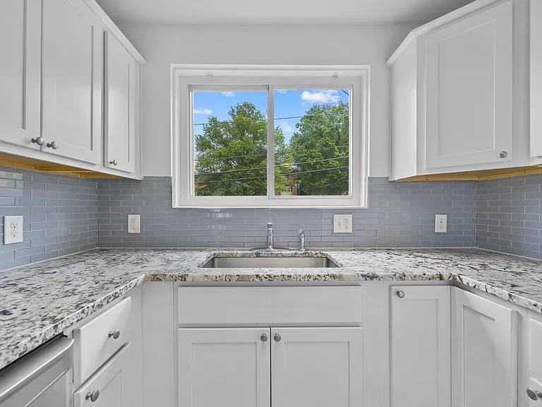 716 Audrey Ln — Photo 15