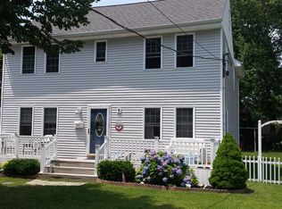 90 Bayview Ave, Bayport, NY 11705