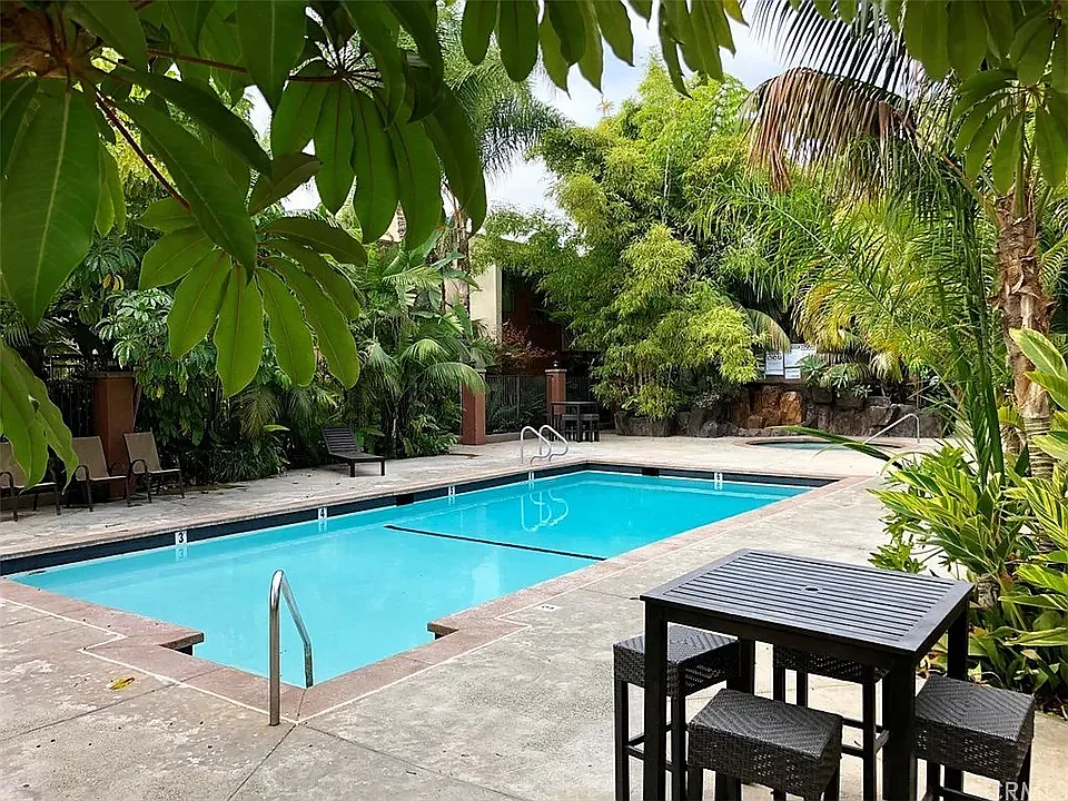 Amberwood Garden Apartments