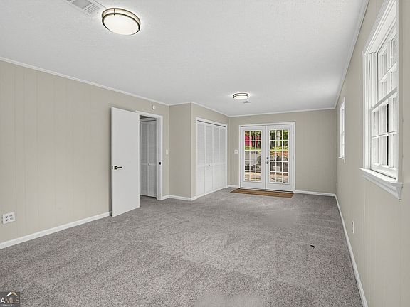 2nd image of 130 Kay Cir