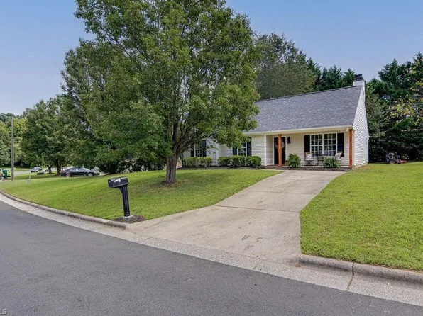 107 Old Treybrooke Dr, Greensboro, NC 27406
