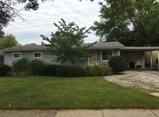 1421 N Wilke Rd, Arlington Heights, IL 60004