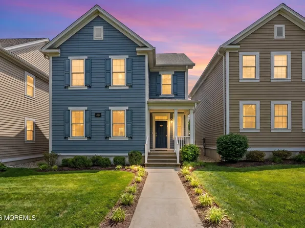 21 Goldcrest Drive, Lakewood, NJ 08701