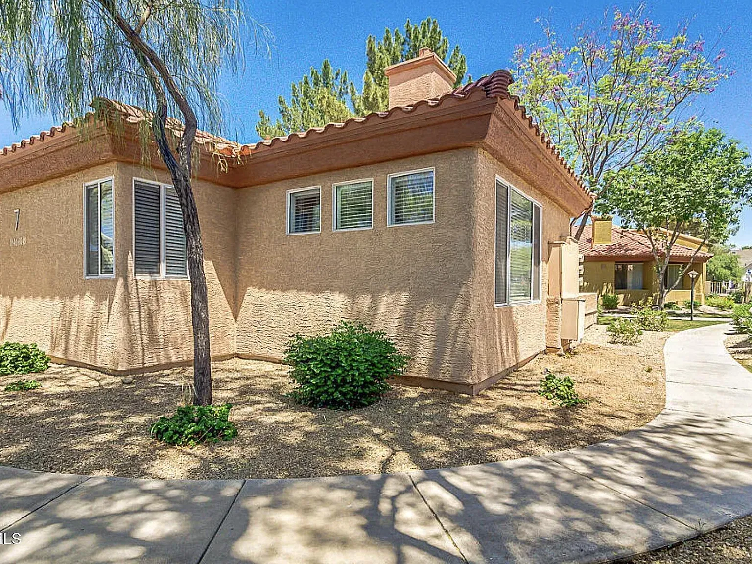 3 bed, $1,895 — Photo 2