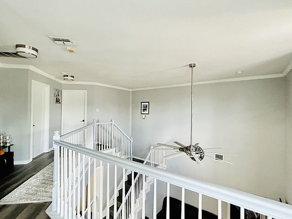 5th image of 134 Turnberry Ln