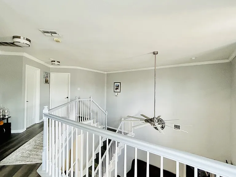 134 Turnberry Ln — Photo 5