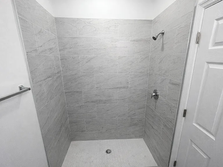 1248 Hillcrest St E — Photo 8