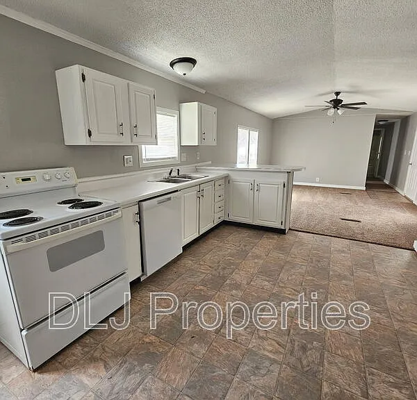 934 Eslinger Ct — Photo 1