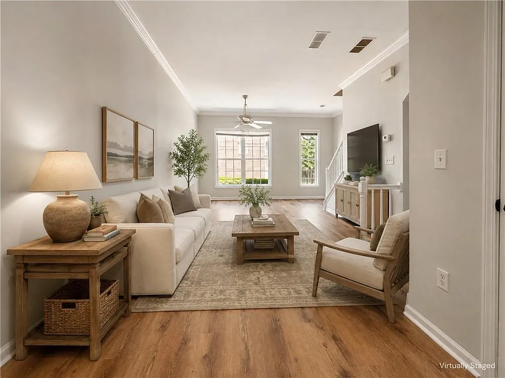 3 bed, 3.5 bath, 1596 sqft, $1,900 — Photo 2