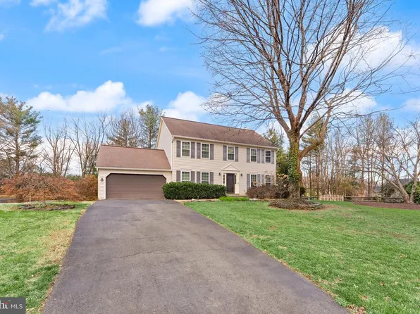 11212 Bradbury Ln, Reston, VA 20194