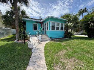 305 N Lakeside Dr, Lake Worth, FL 33460
