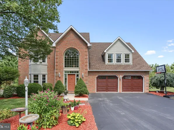 11 Charisma Dr, Camp Hill, PA 17011