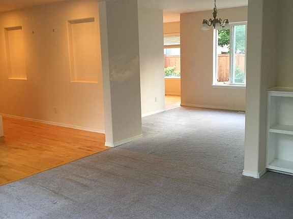 4th image of 611 235th Ave NE