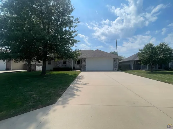 3107 S Parkway Ct, Emporia, KS 66801