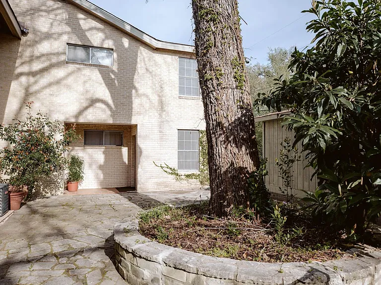 3506 Enfield Rd #106 — Photo 32