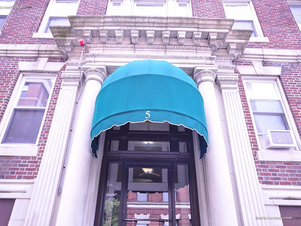 2nd image of 5 Walbridge St APT 3R