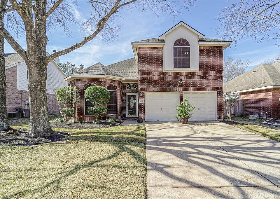 1st image of 15819 Heartwood Way