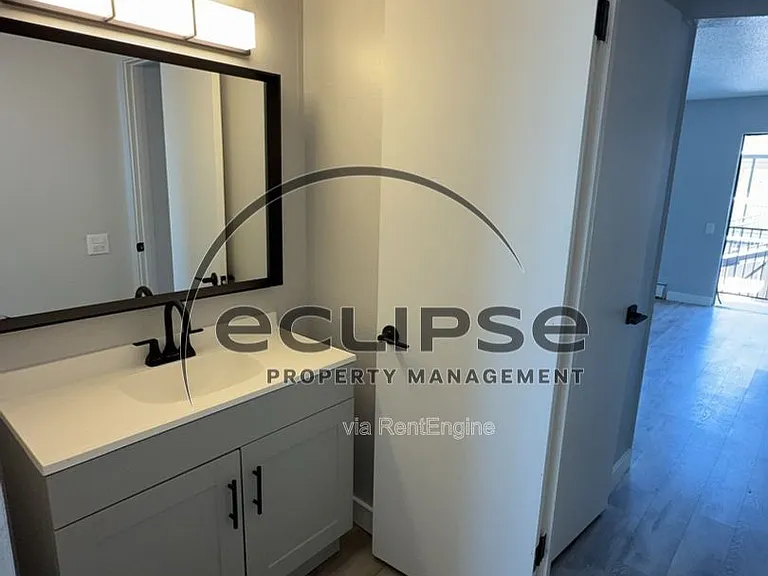 Summit View Apartments — Photo 202