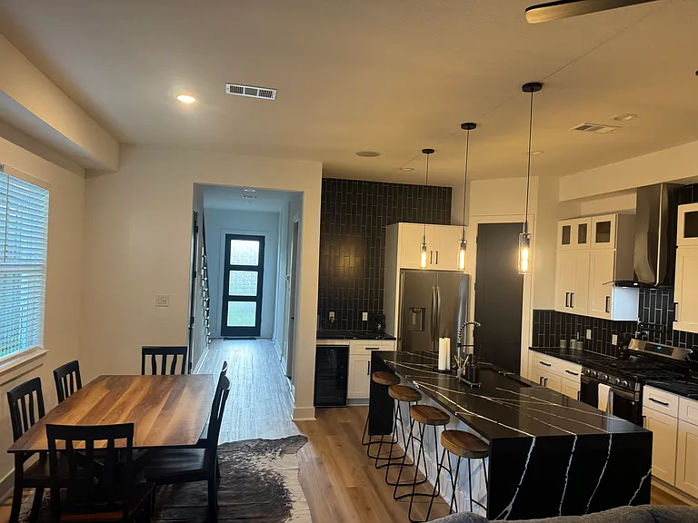 8317 Bassett St — Photo 5