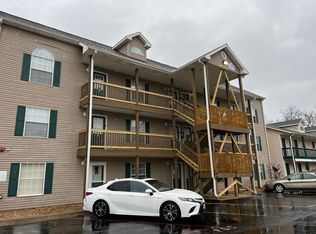 680 Fall Creek Dr, Branson, MO 65616