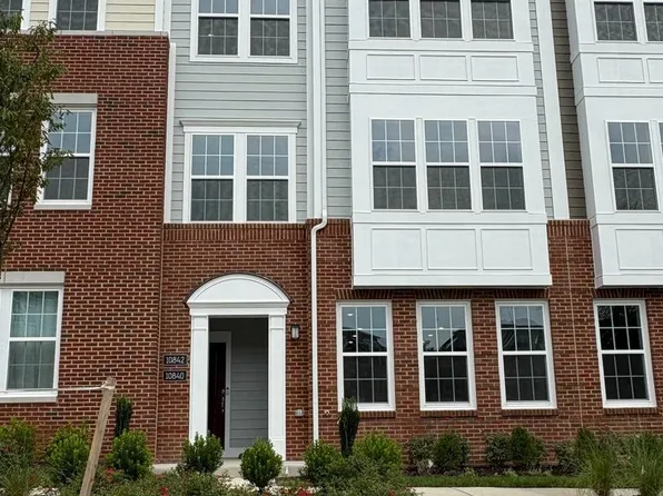 10840 Cedar Ave, Fairfax, VA 22030
