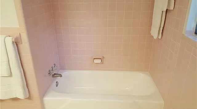 1439 Highland Dr — Photo 15