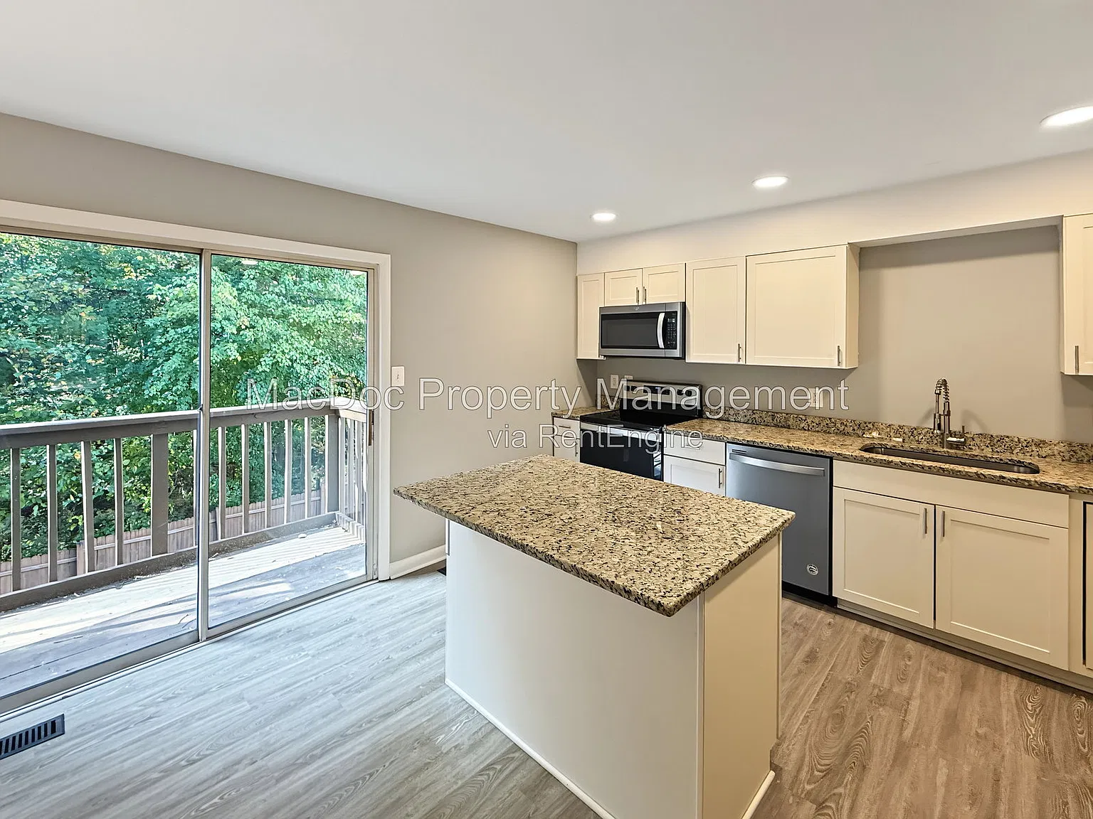 3 bed, 2.5 bath, 1620 sqft, $2,295 — Photo 2