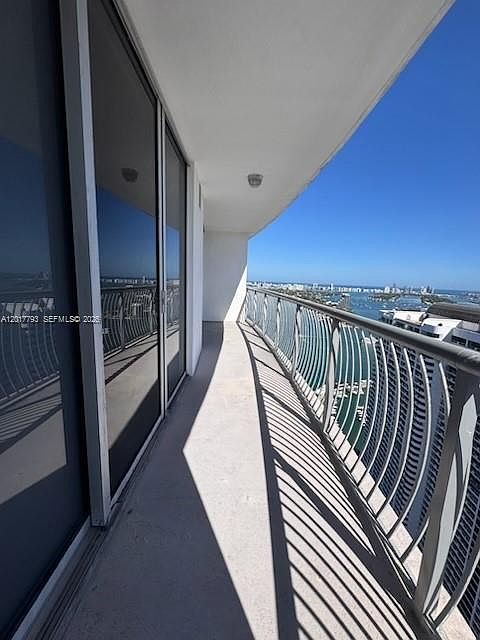 1st image of 1750 N Bayshore Dr APT 4506