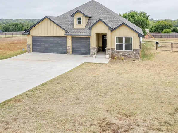 2319 Greys Harbor Rd, Blanchard, OK 73010
